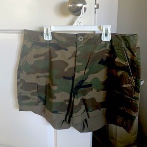 Time and Tru Camo Shorts- mid rise